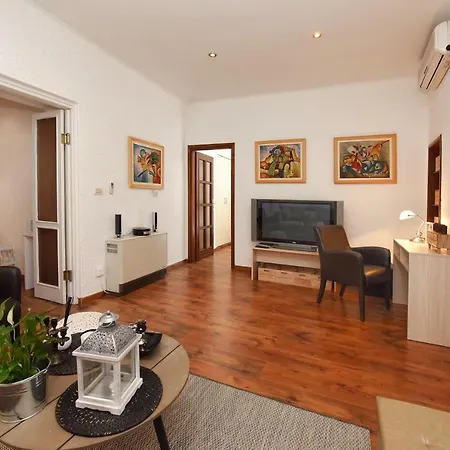 Apartment Euphrasius Apartmants *