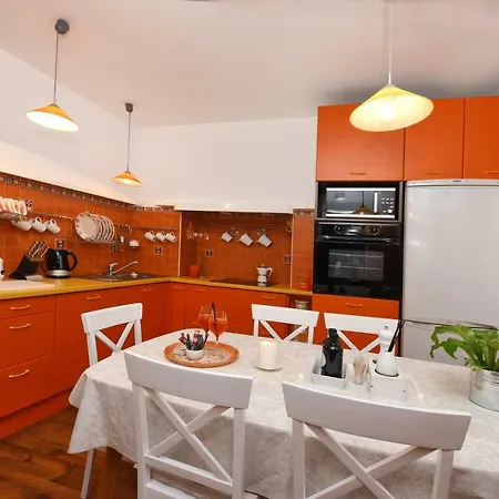 Euphrasius Apartmants Apartment