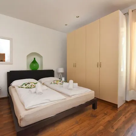 Euphrasius Apartmants Apartment